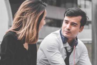 How To start a conversation with a guy - homepage