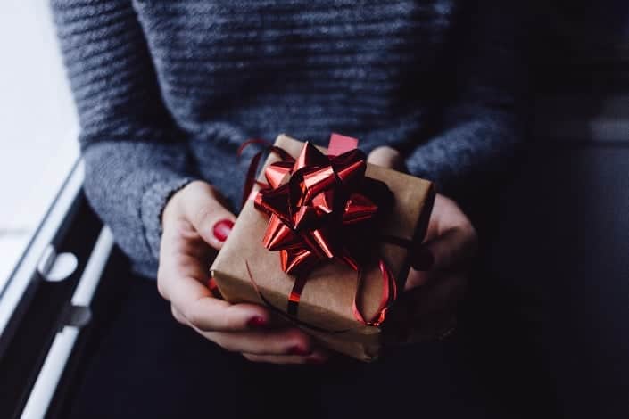 flirty questions to ask a guy - What gift would make you fall in love with someone instantly_