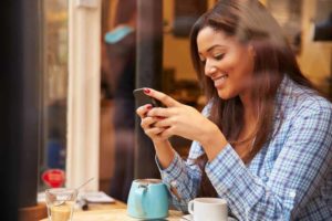 questions to ask a guy over text - featured