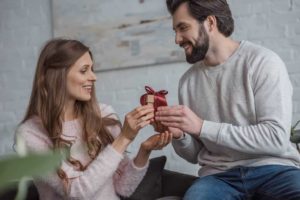 valentine's day gifts for boyfriend - featured