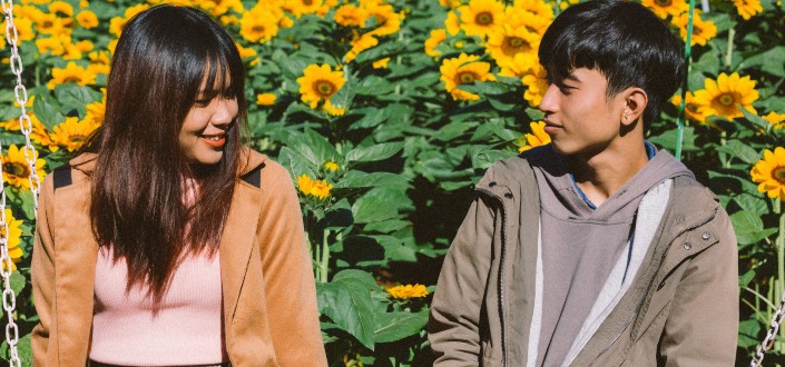 how to make a guy fall in love with you - Know How To Start a Conversation with a Guy