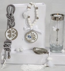 Simple Yet Elegant Accessories