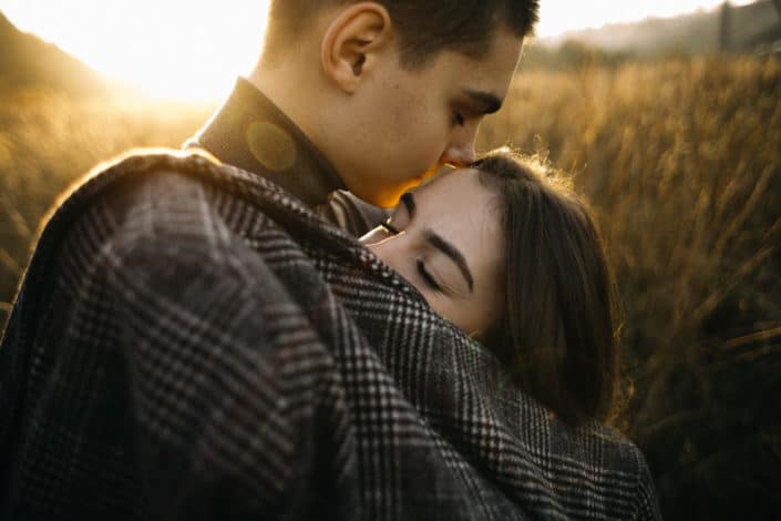 guy hugging his girl 