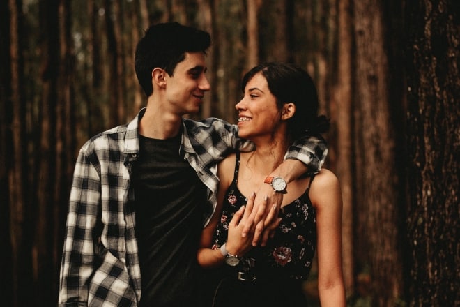 Young couple staring at each other - Things To Say To Your Boyfriend