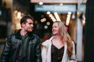 best questions to ask a guy - featured