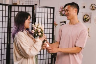 16 Top Helpful Signs He Likes You – Stop Worrying And Know The Man Better