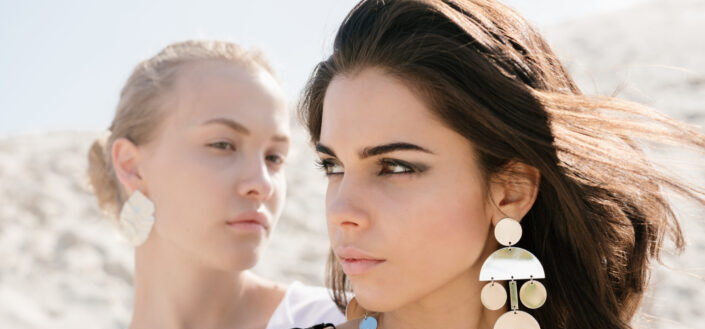 young-women-with-contrast-appearance-on-sandy-beach-stockpack-pexels