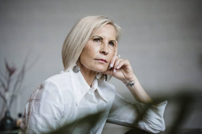 woman wearing white shirt