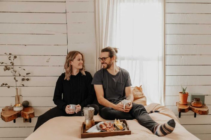 couple eating breakfast