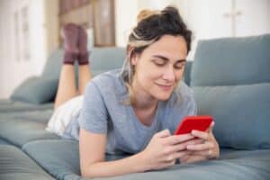How To Talk Dirty To Him On Text - Featured